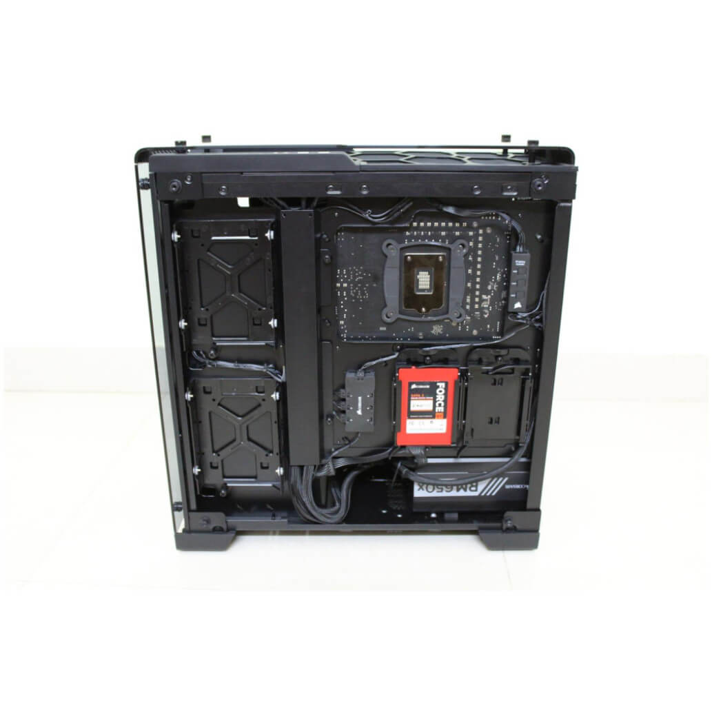 Ohisje Corsair Crystal Series 570X MidiATX crna RGB 2